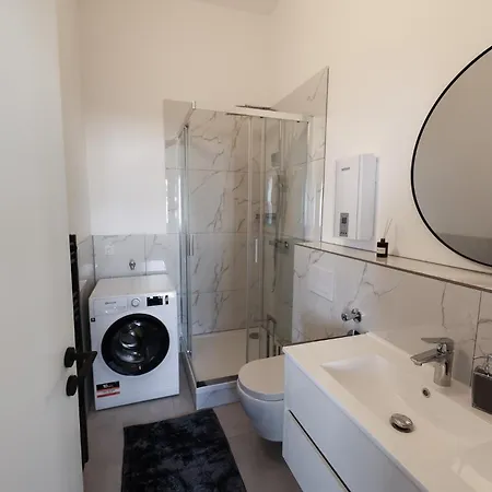 Ema Exclusive Locations Gmbh *