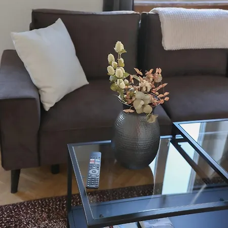 Ema Exclusive Locations Gmbh *