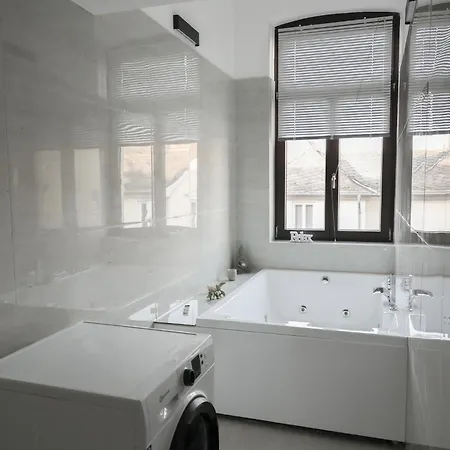 Ema Exclusive Locations Gmbh Daire