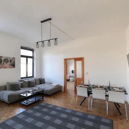 Ema Exclusive Locations Gmbh *