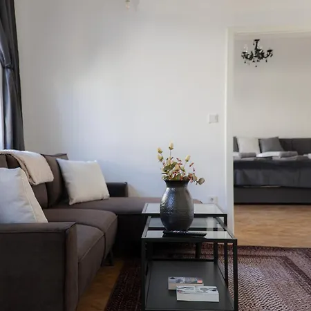 Daire Ema Exclusive Locations Gmbh